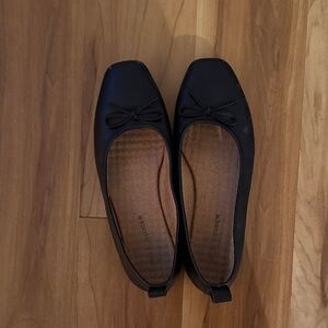 Kelsi Dagger Black Bow Flats
